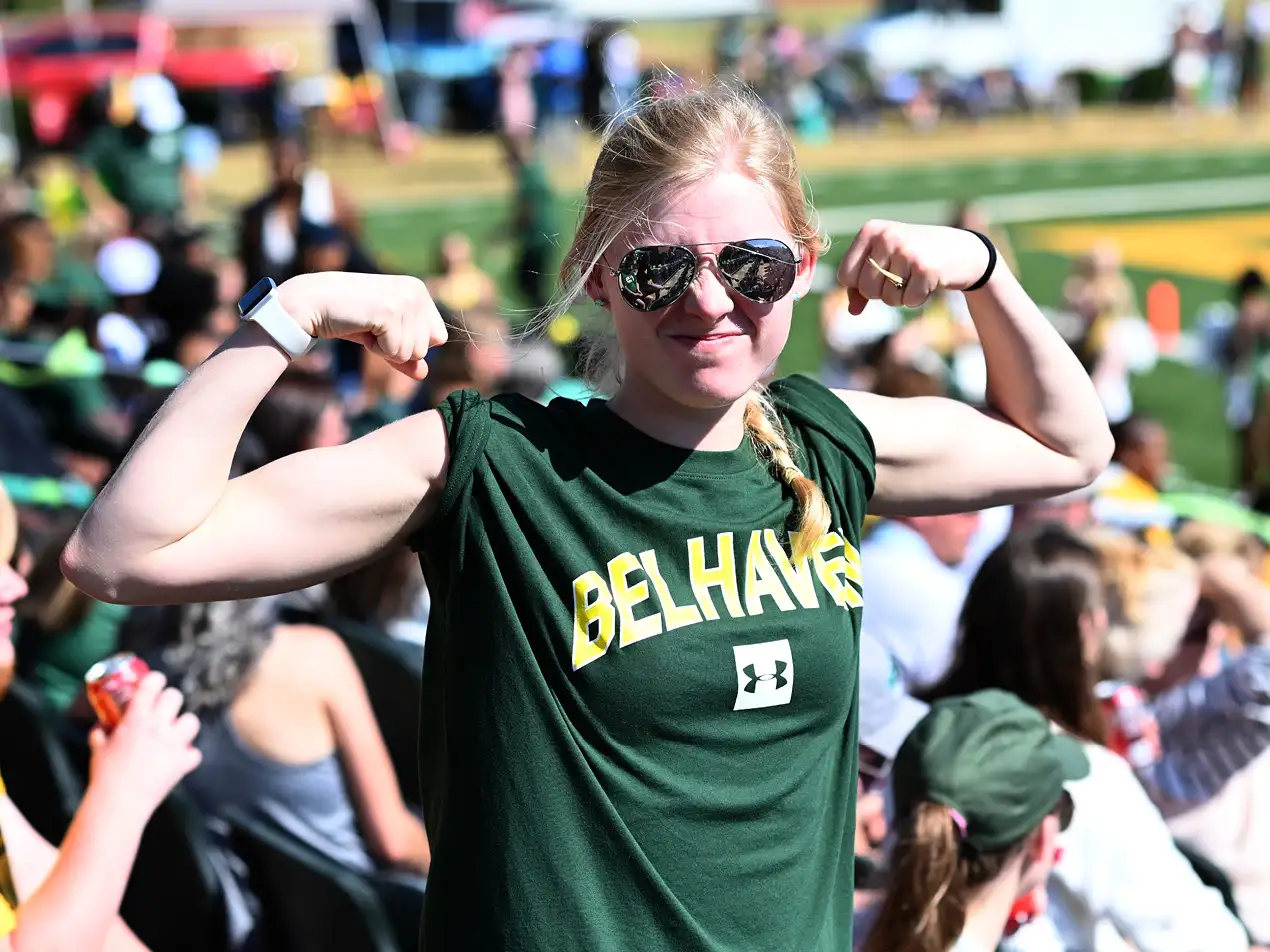belhaven fan flexing her muscles