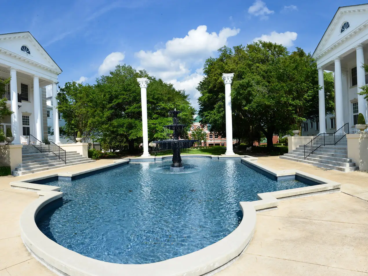 the fountain and columns between Fitzhugh and Preston